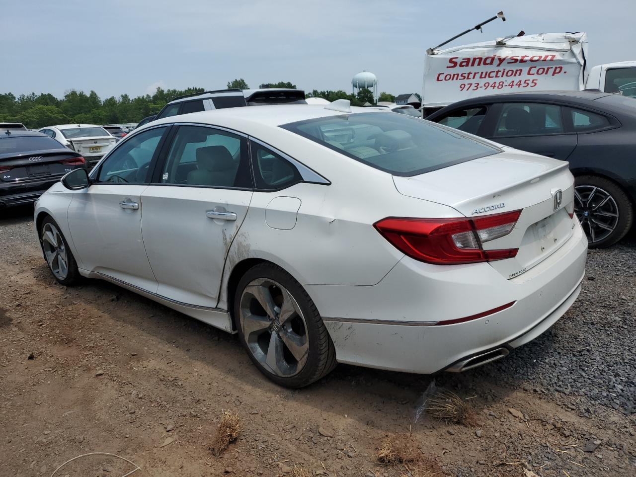 2018 Honda Accord Touring - Image 2