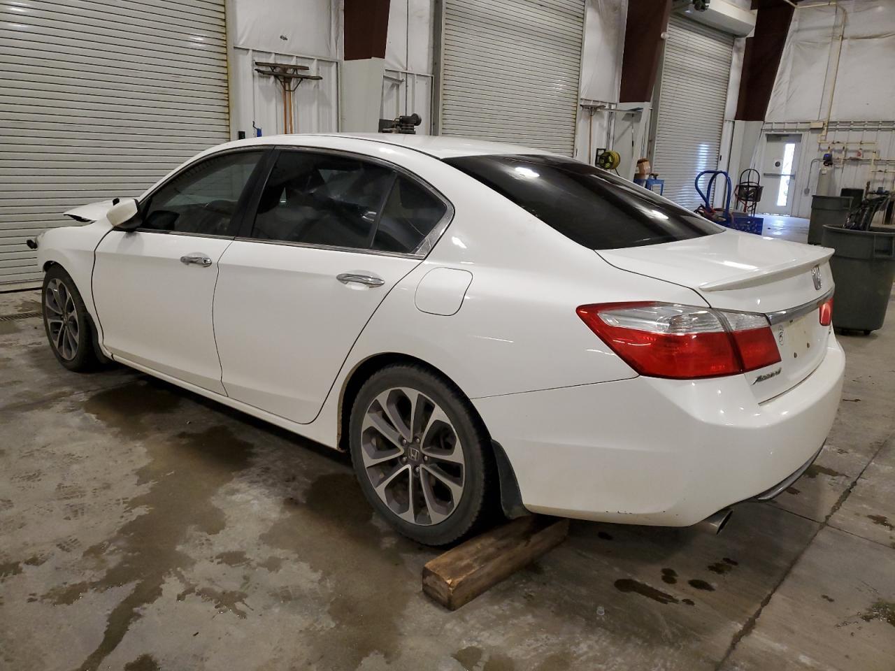 2015 Honda Accord Sport - Фото 2