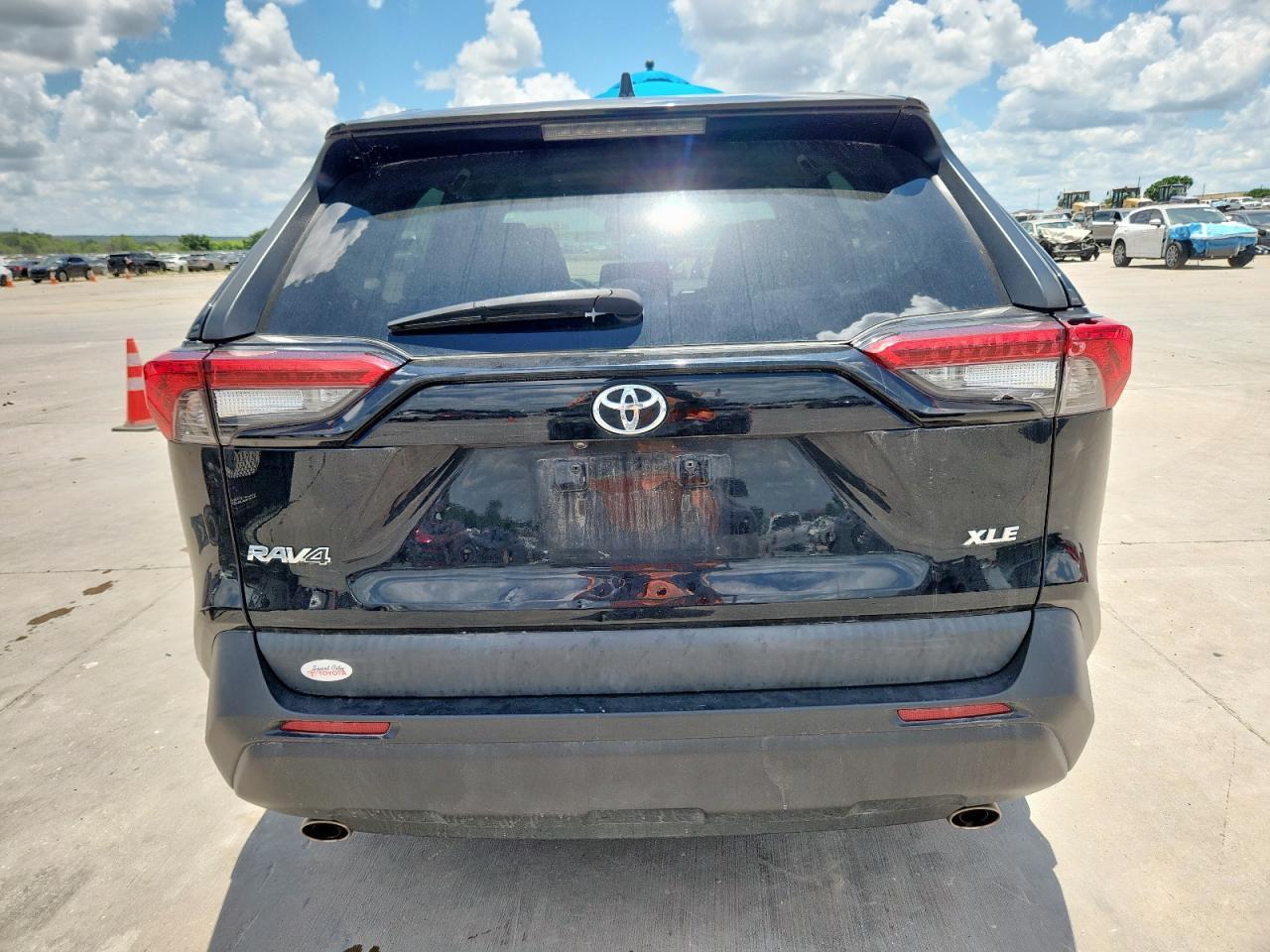 2021 Toyota Rav4 Xle - Фото 6