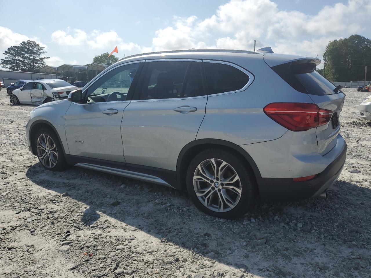 2017 BMW X1 xDrive28I - Фото 2