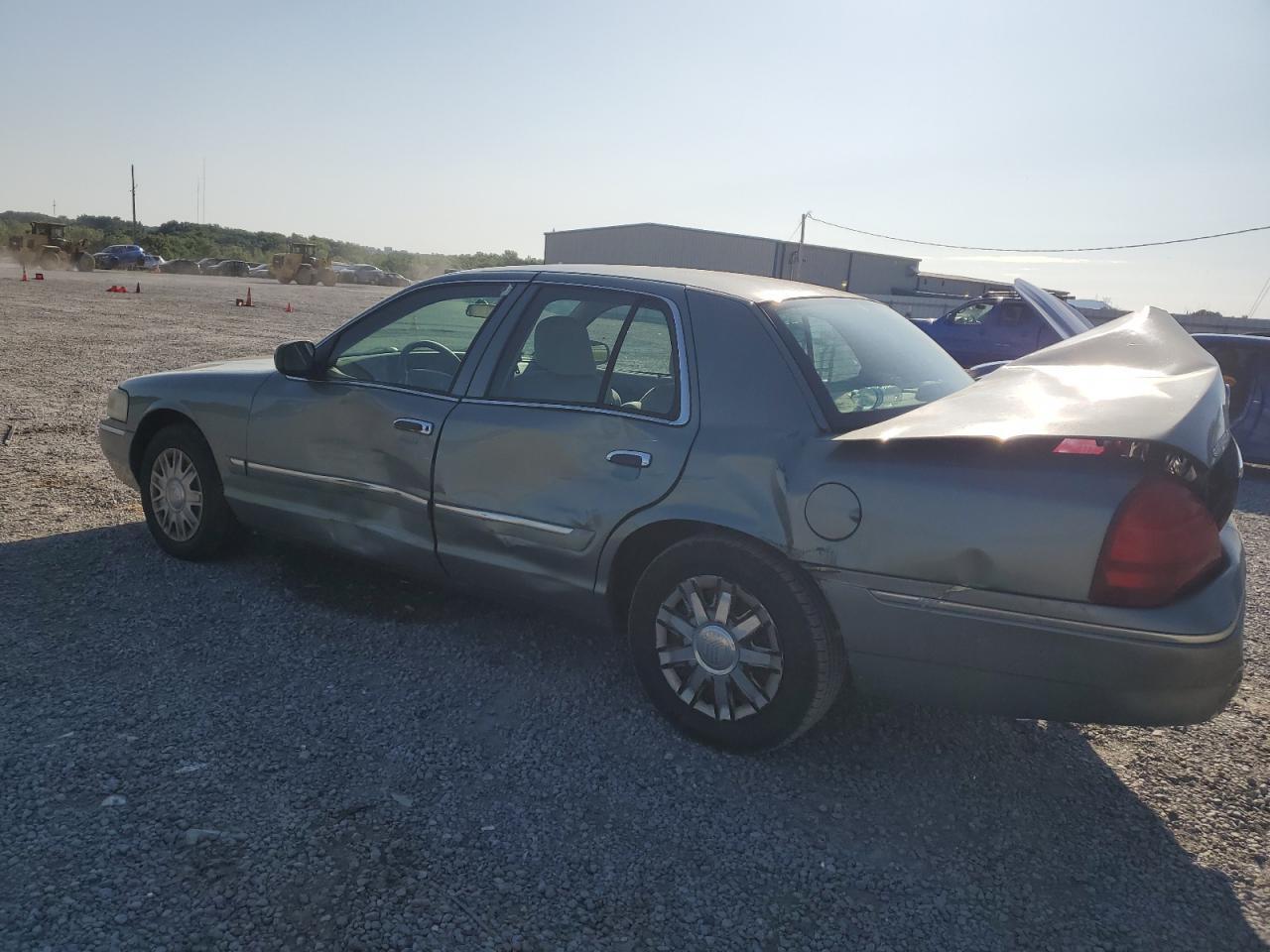 2006 Mercury Grand Marquis Gs - Image 2