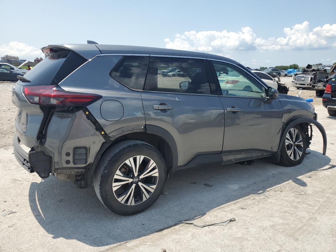 2021 Nissan Rogue Sv - Image 3