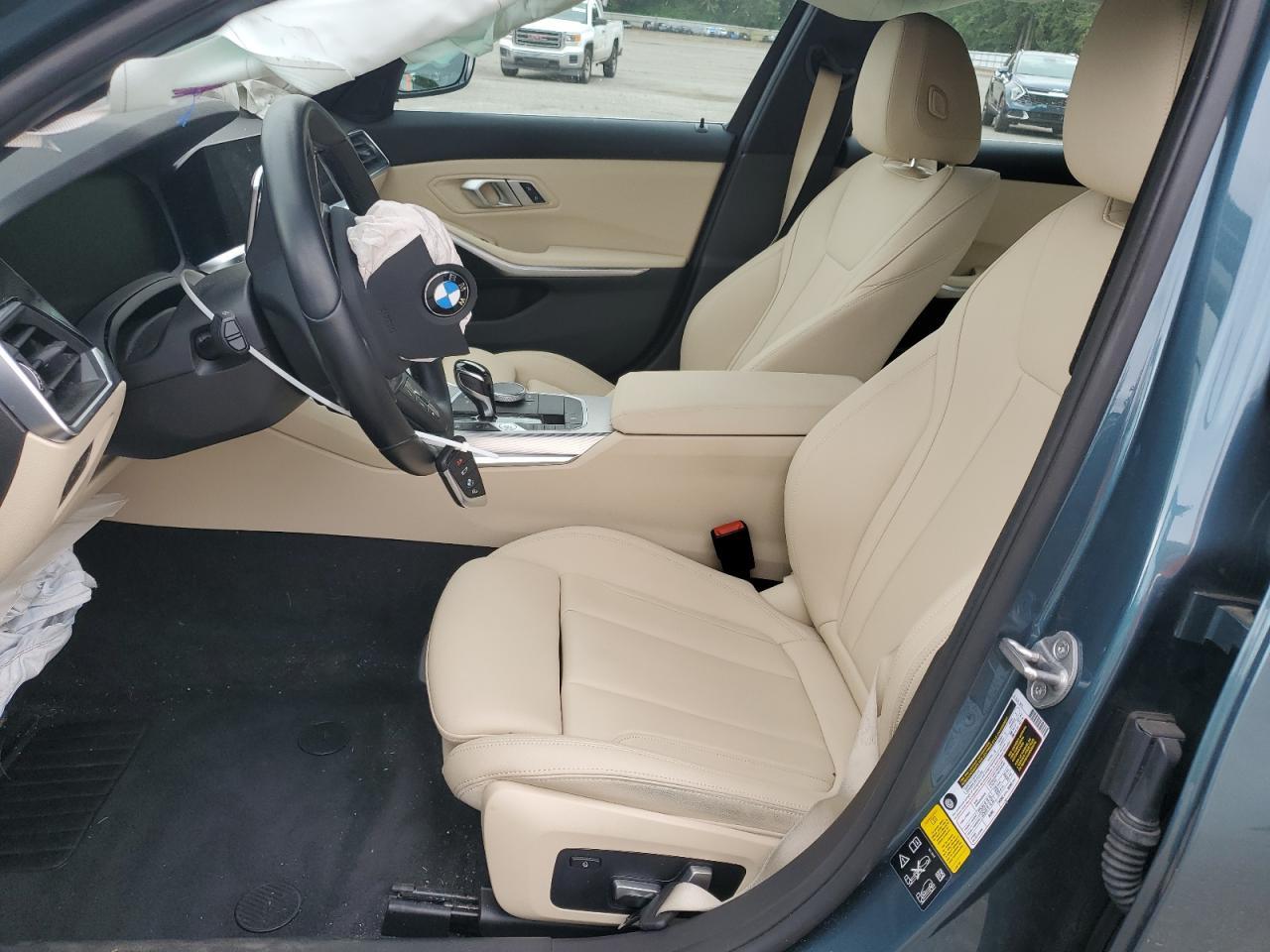 2021 BMW 330Xi - Фото 7