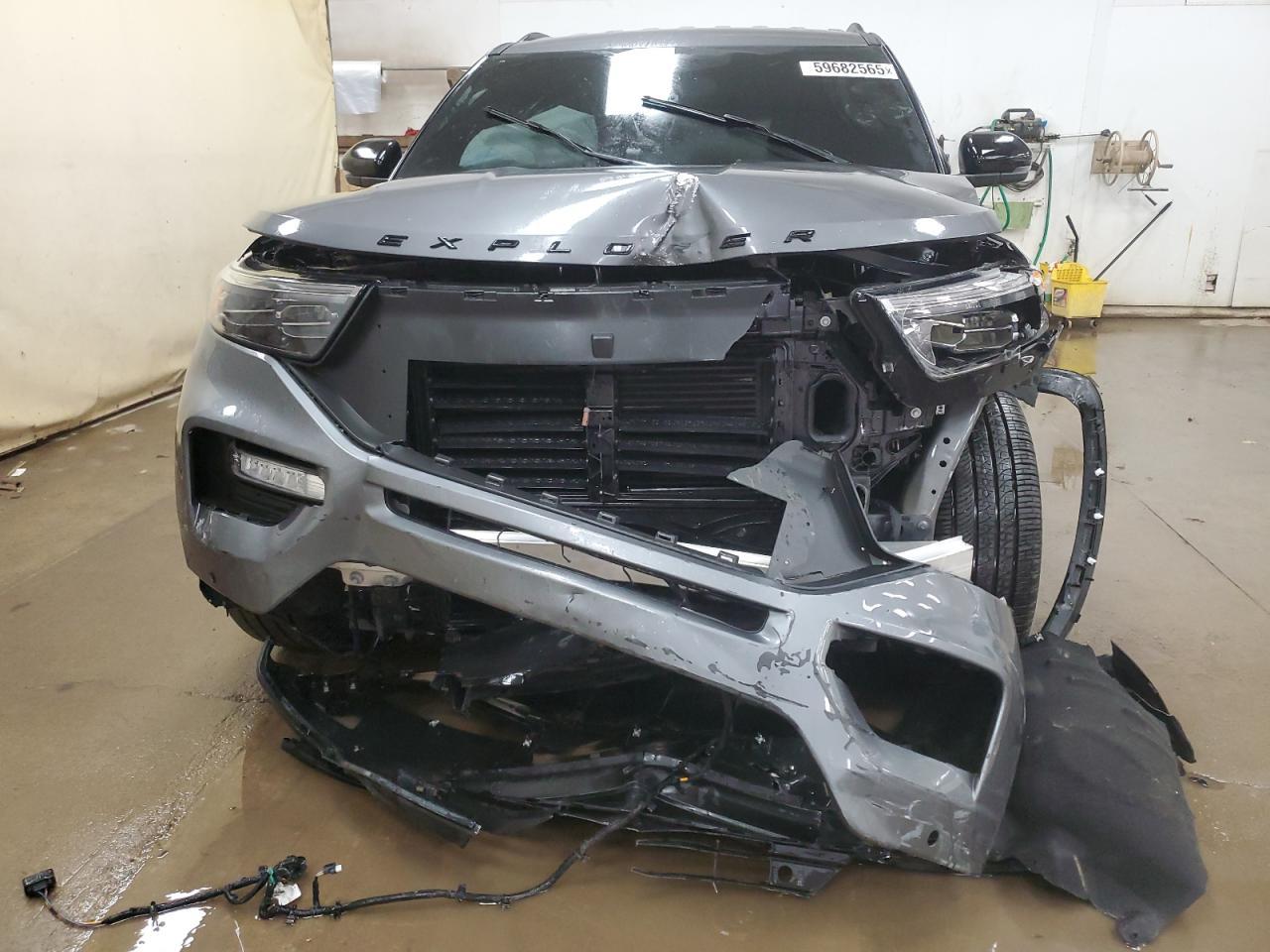 2023 Ford Explorer St - Фото 5