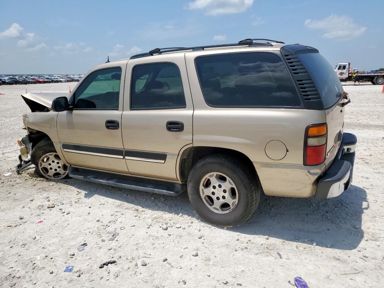 2005 Chevrolet Tahoe C1500 - Image 2