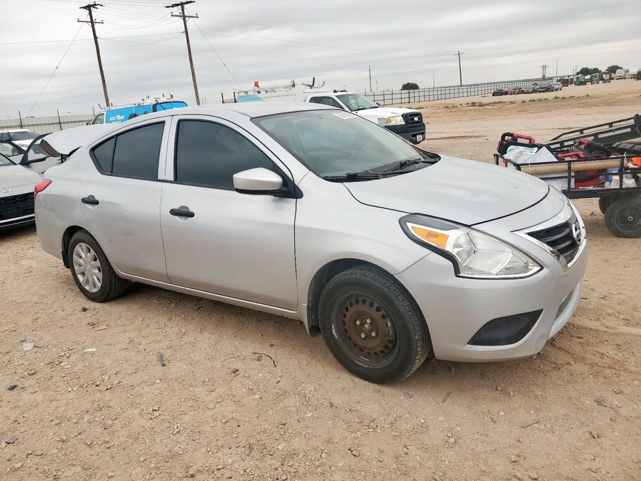 2019 Nissan Versa S - Фото 4