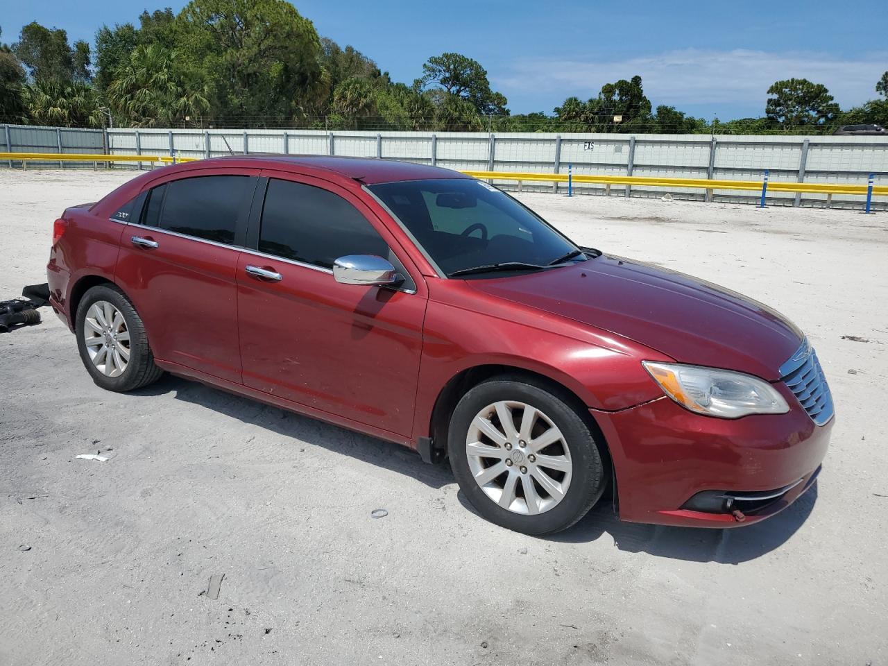 2013 Chrysler 200 Limited - Фото 4
