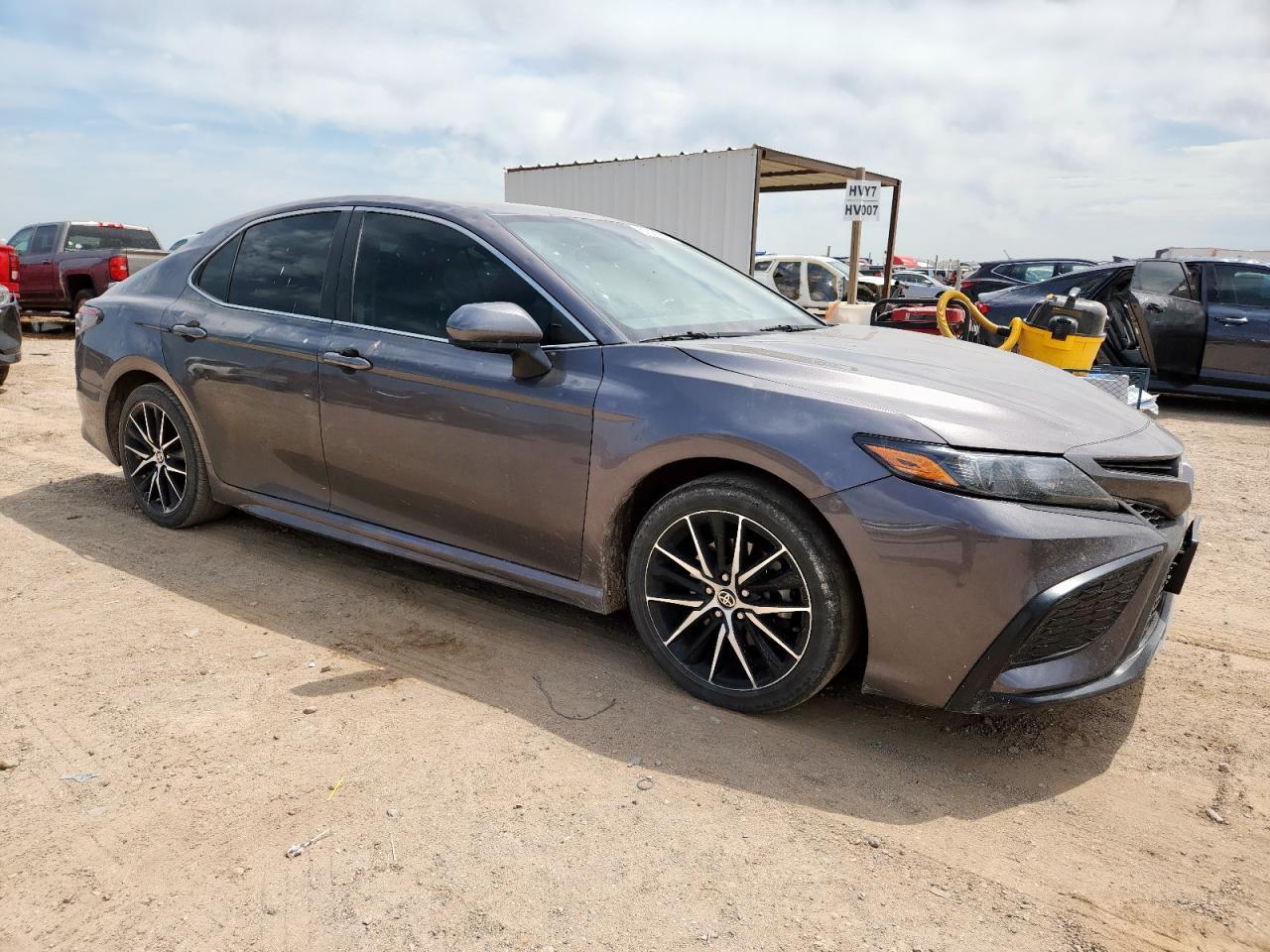 2021 Toyota Camry Se - Фото 4