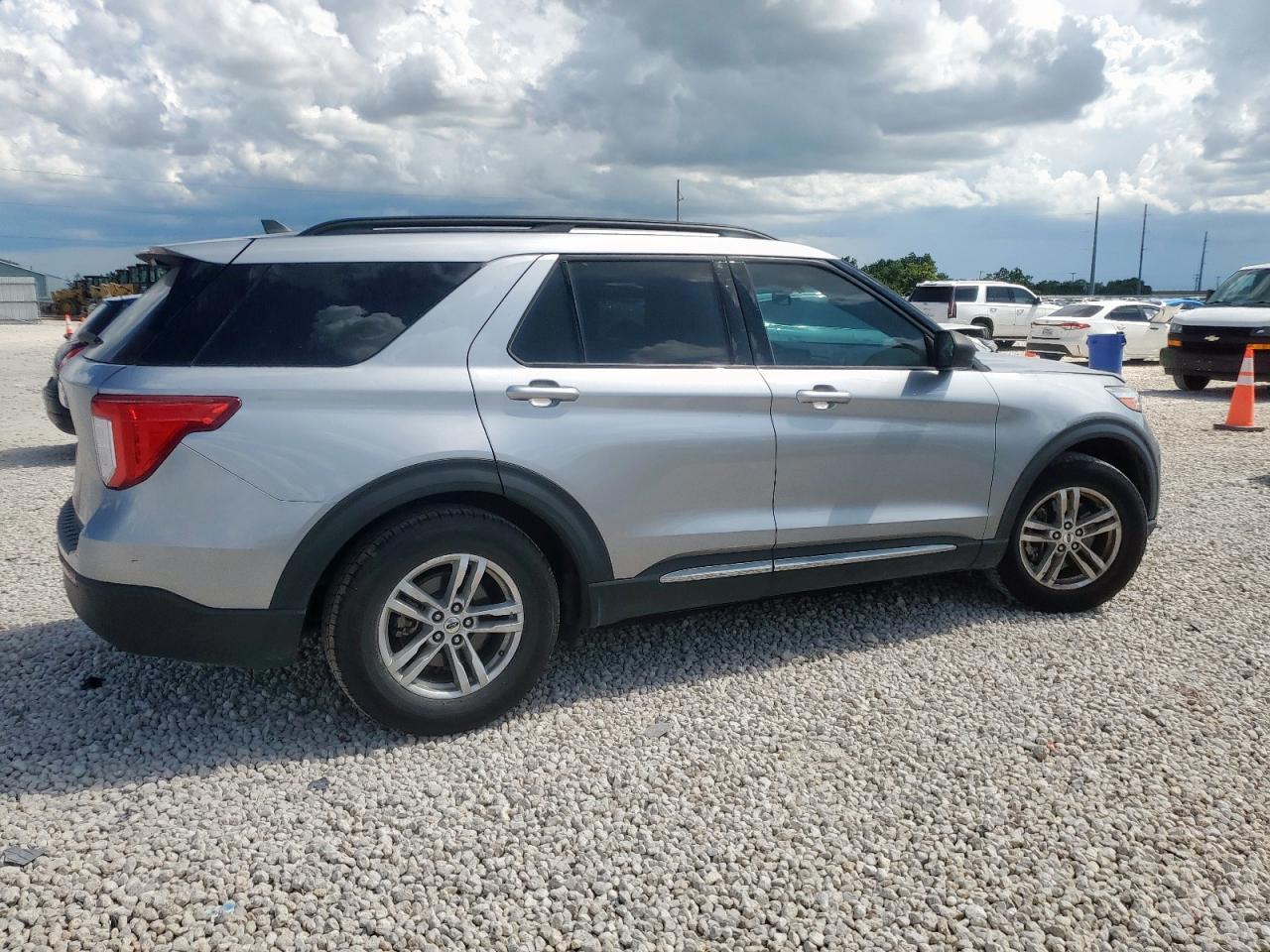2021 Ford Explorer Xlt - Image 3
