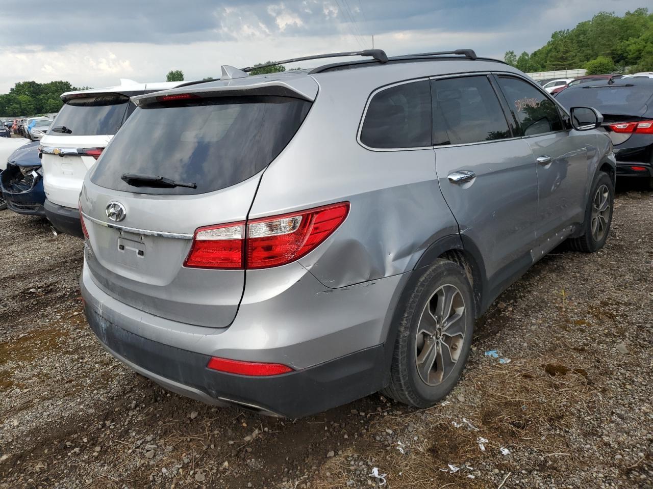 2013 Hyundai Santa Fe Gls - Image 3