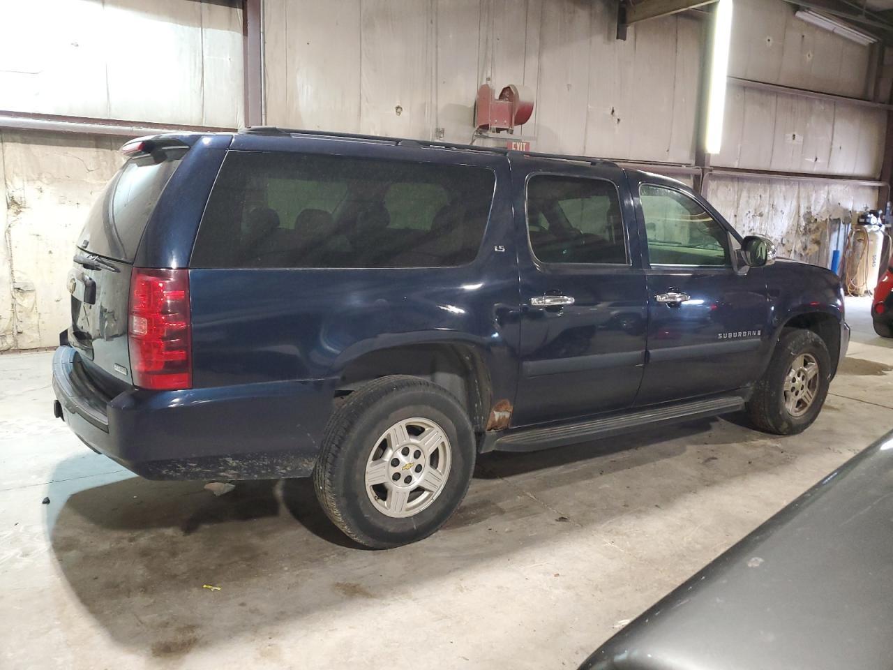 2007 Chevrolet Suburban K1500 - Фото 3