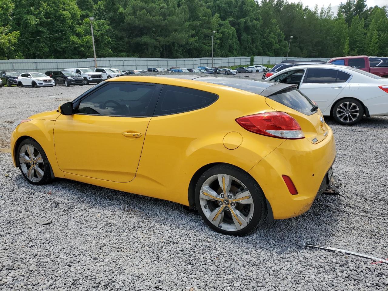 2015 Hyundai Veloster - Image 2