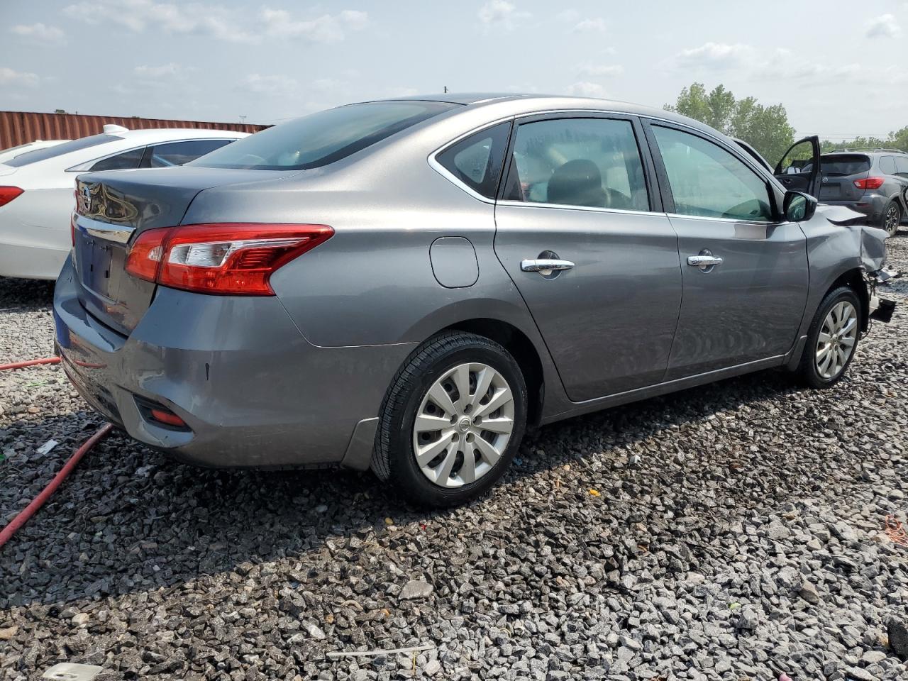 2017 Nissan Sentra S - Фото 3