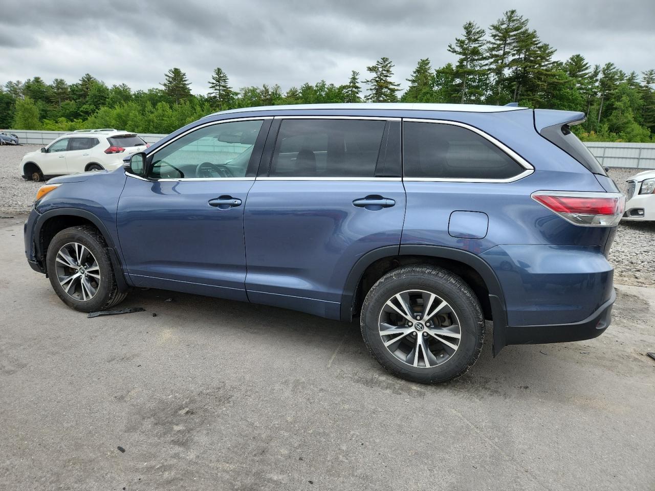 2016 Toyota Highlander Xle - Image 2