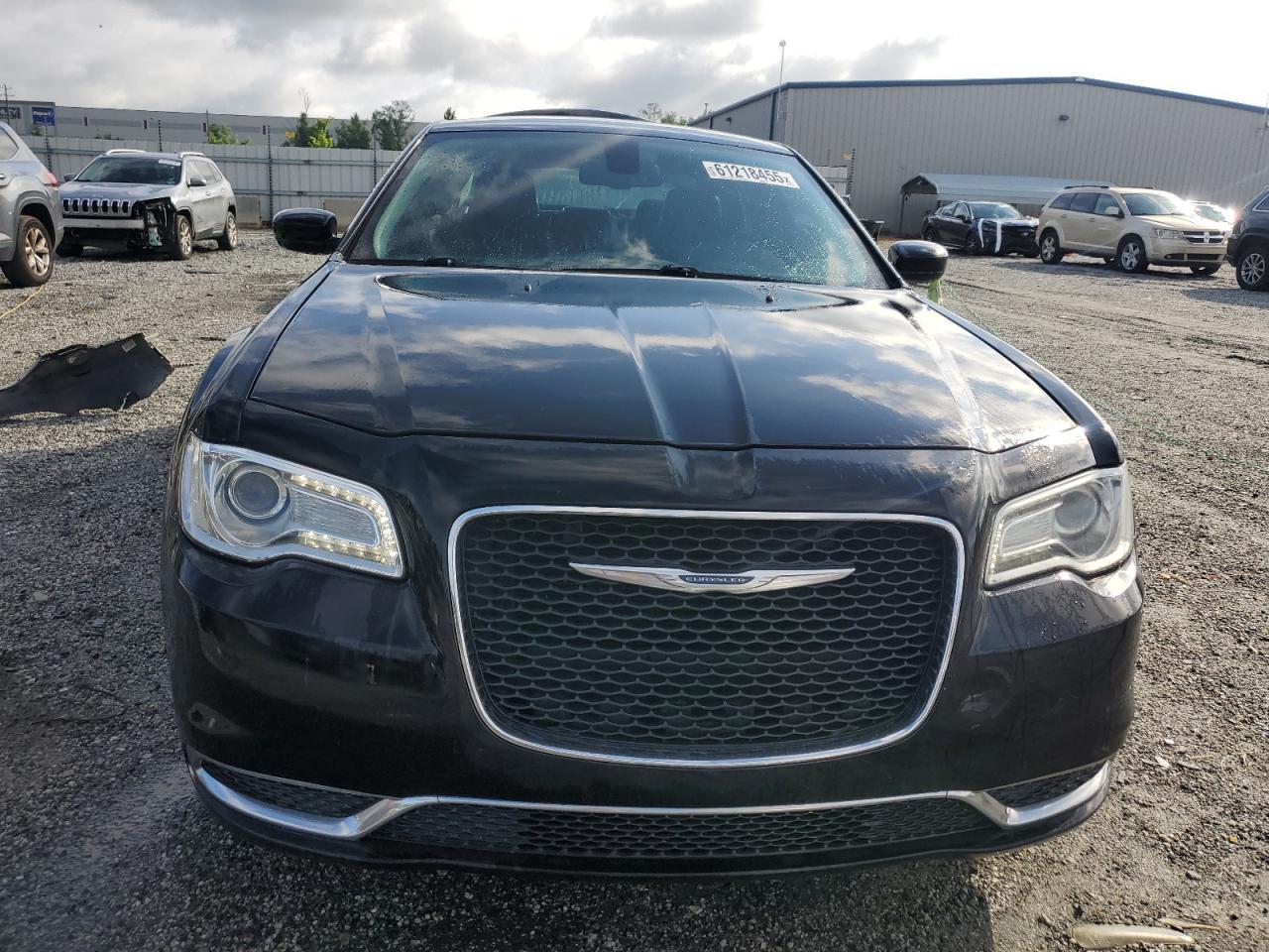 2015 Chrysler 300 Limited - Фото 5