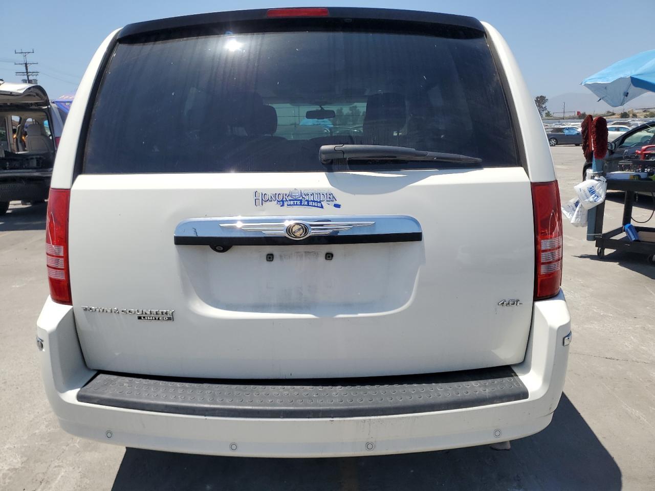 2008 Chrysler Town & Country Limited - Фото 6