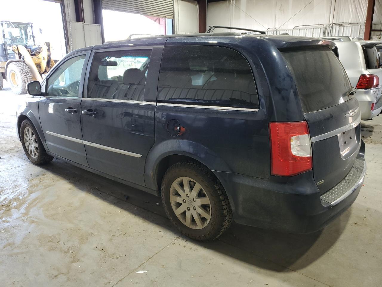 2014 Chrysler Town & Country Touring - Image 2