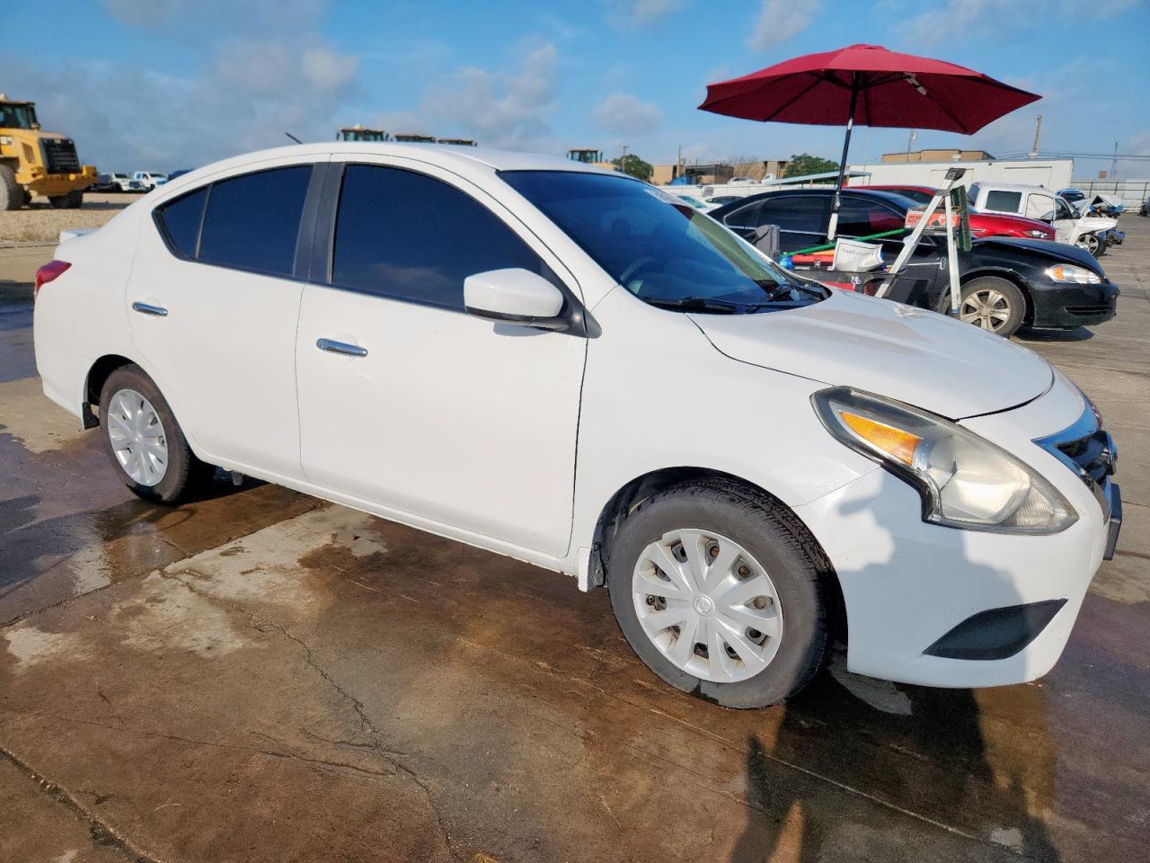 2017 Nissan Versa S - Image 4