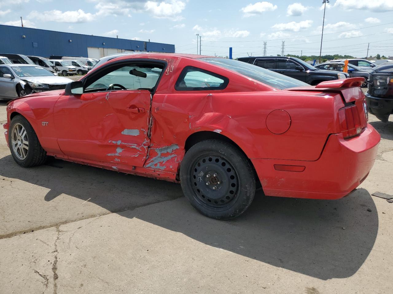 2005 Ford Mustang Gt - Фото 2
