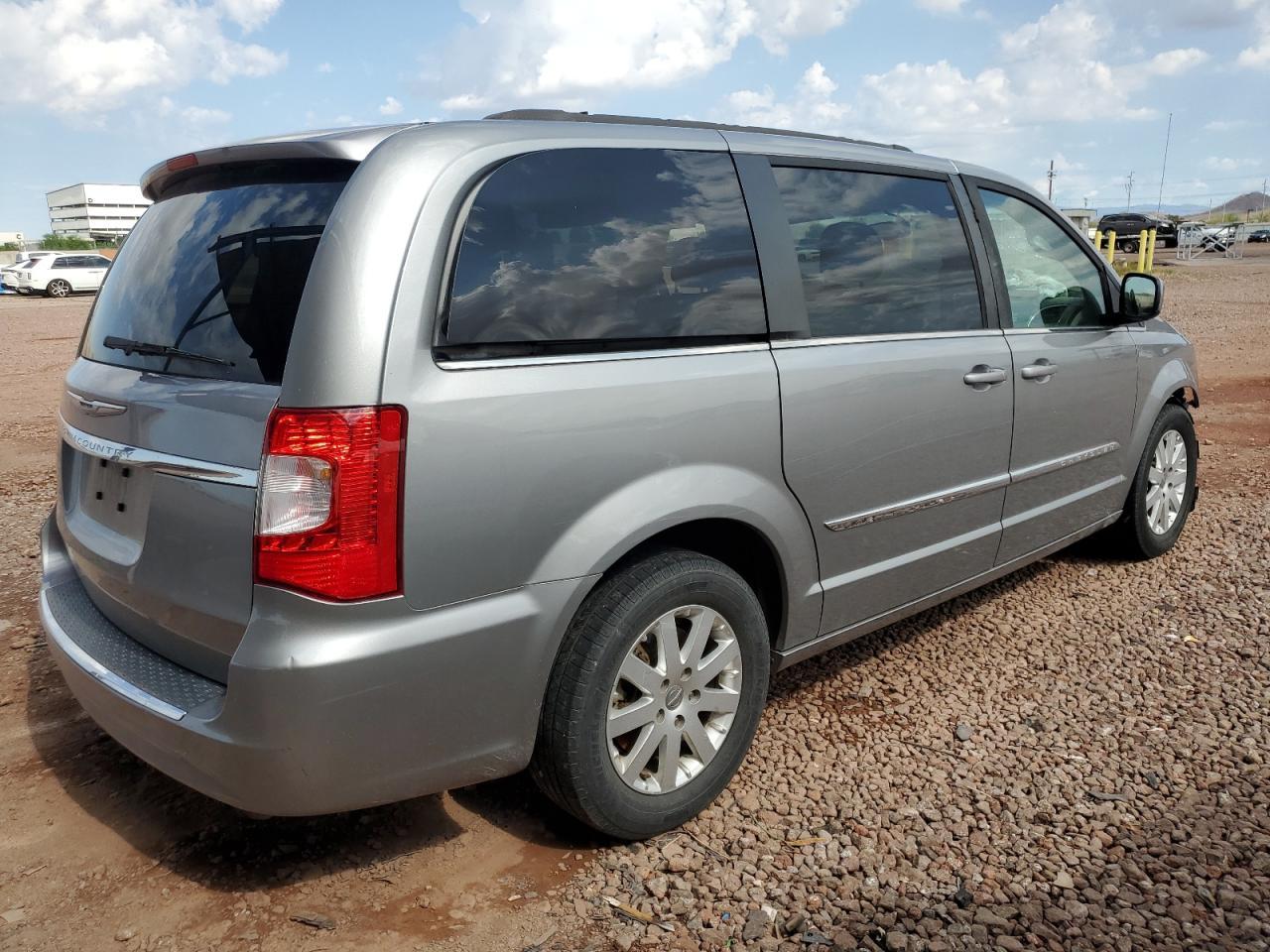 2016 Chrysler Town & Country Touring - Фото 3