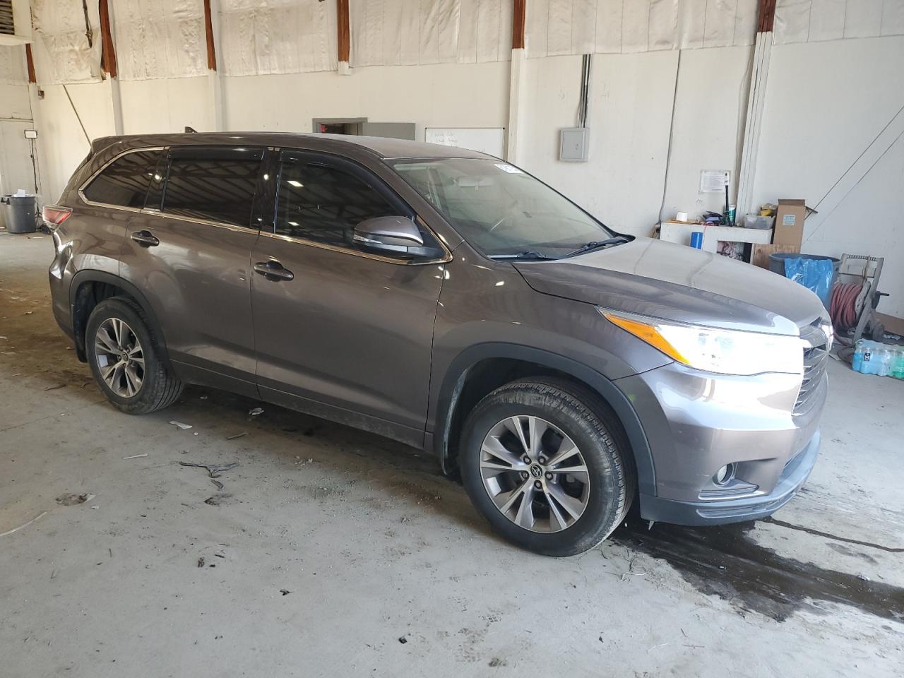 2016 Toyota Highlander Le - Image 4