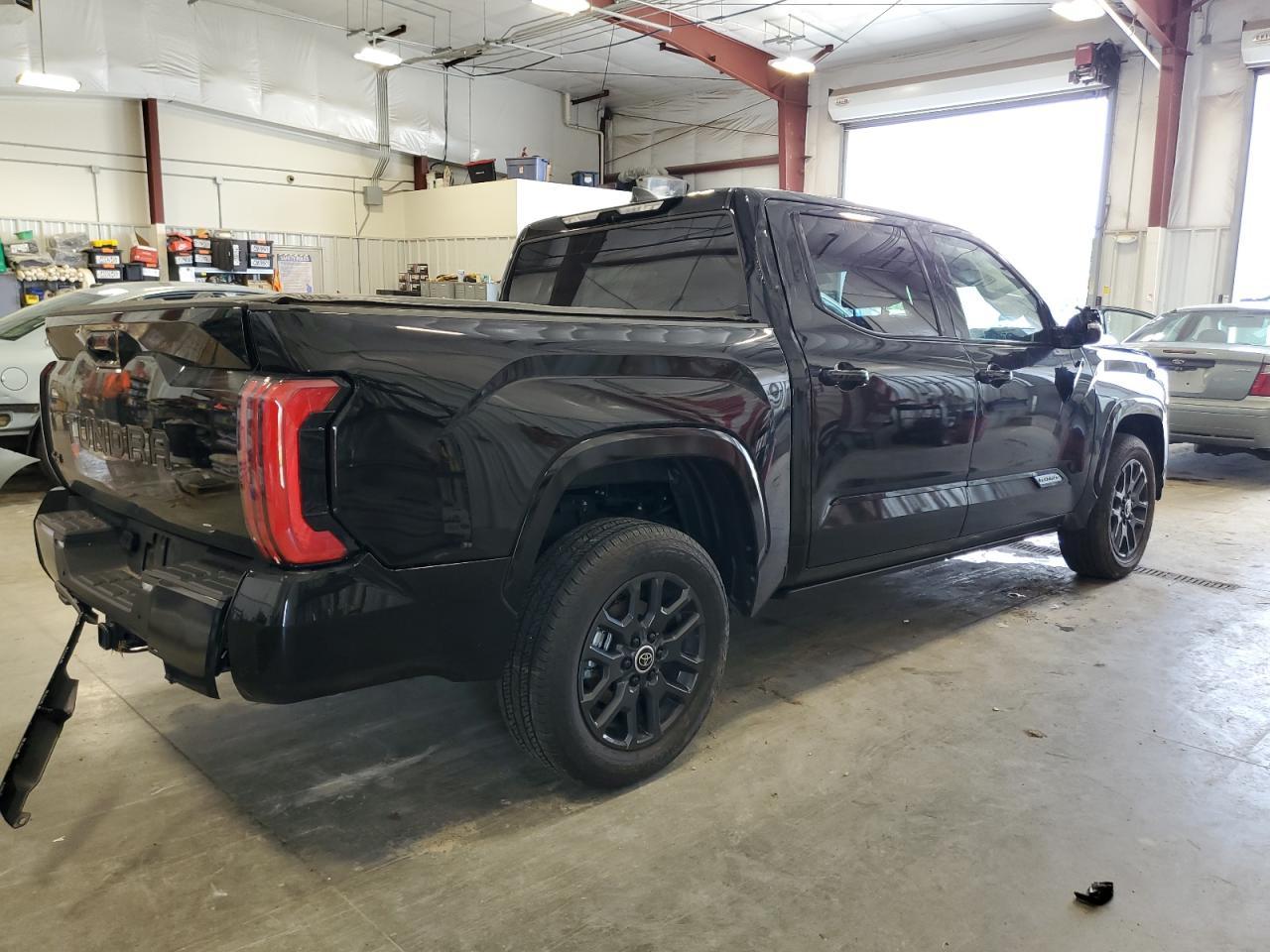 2024 Toyota Tundra Crewmax Platinum - Фото 3