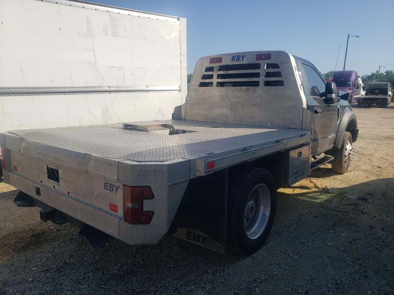 2020 Ford F550 Super Duty - Фото 3