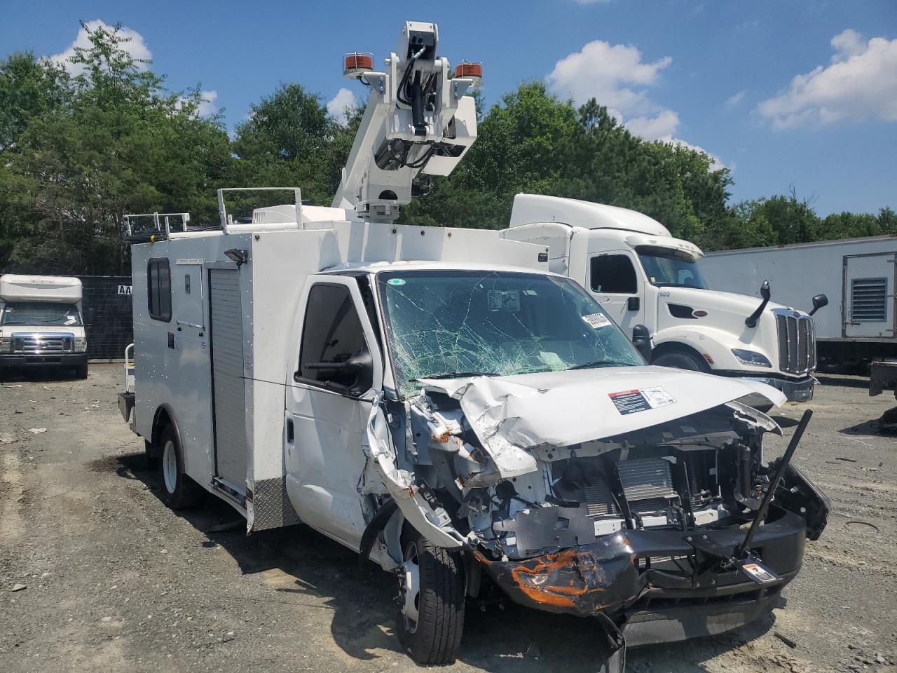2025 Ford Econoline E350 Super Duty Cutaway Van - Фото 4