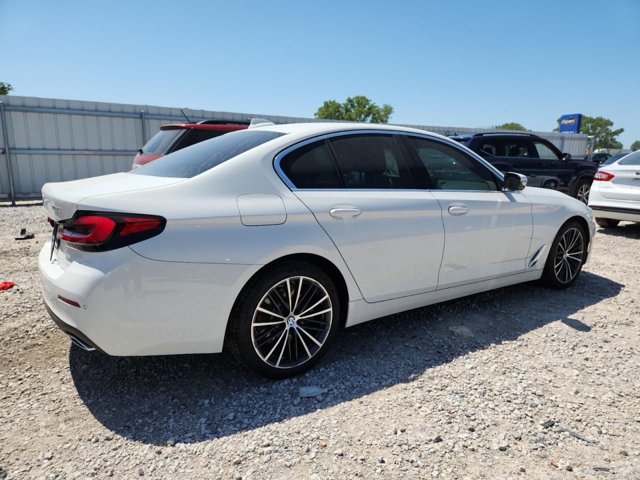 2022 BMW 530 Xi - Фото 3