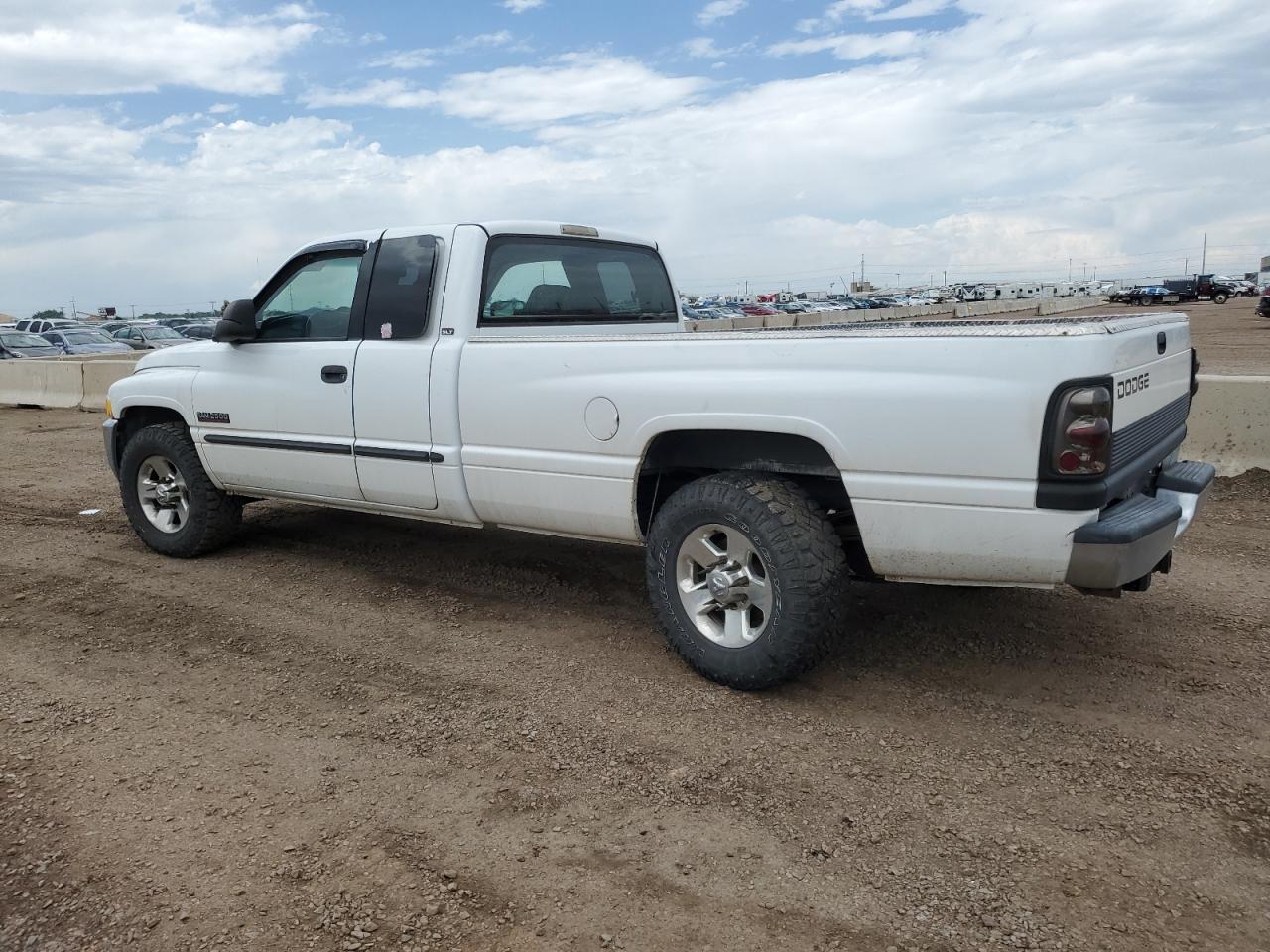 2001 Dodge Ram 2500 - Фото 2