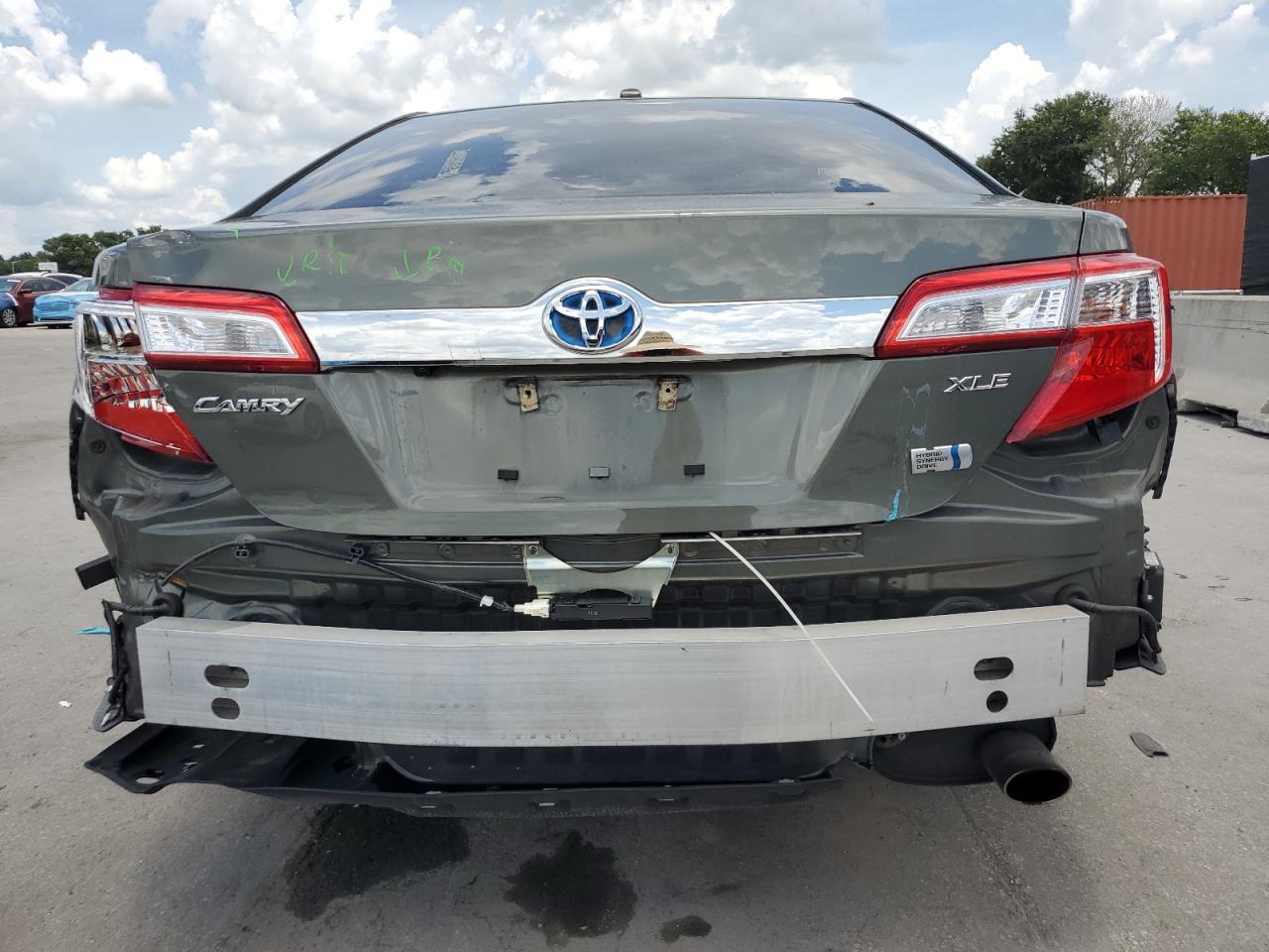 2014 Toyota Camry Hybrid - Image 6