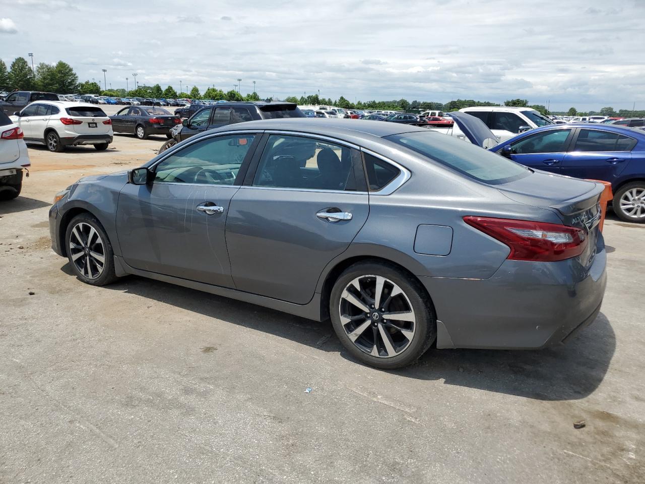 2018 Nissan Altima 2.5 - Image 2