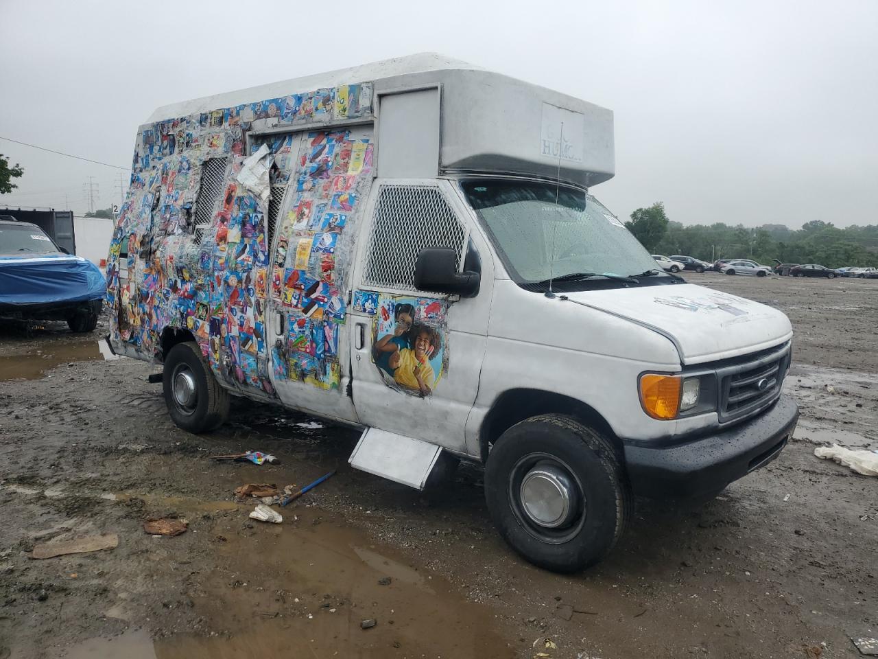 2005 Ford Econoline E350 Super Duty Van - Image 4