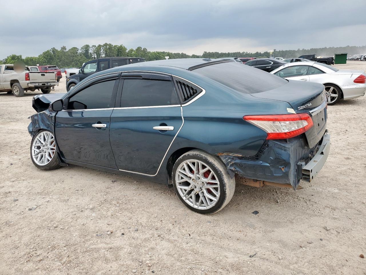 2015 Nissan Sentra S - Фото 2