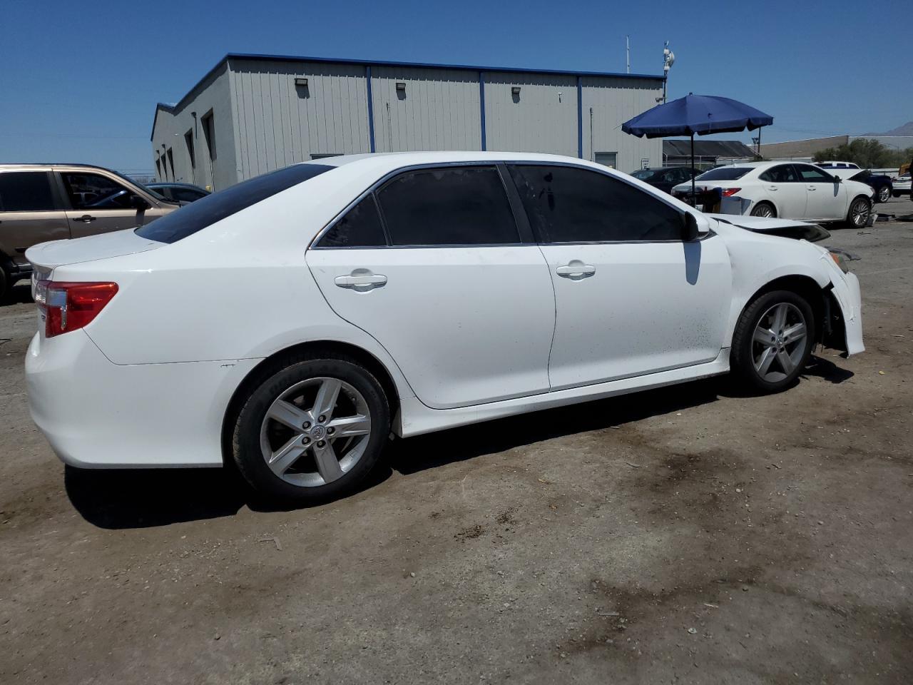 2014 Toyota Camry L - Фото 3