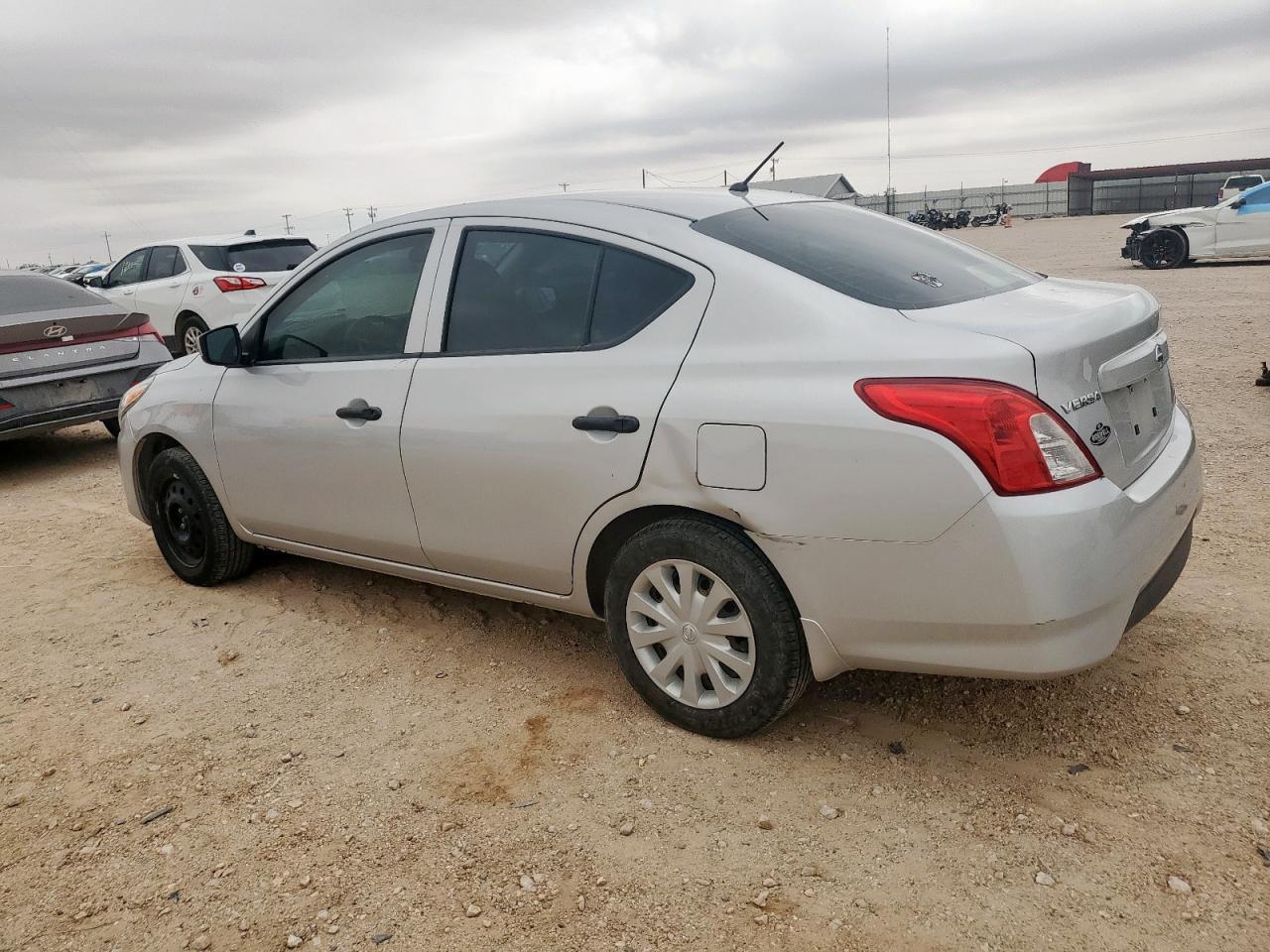 2019 Nissan Versa S - Фото 2