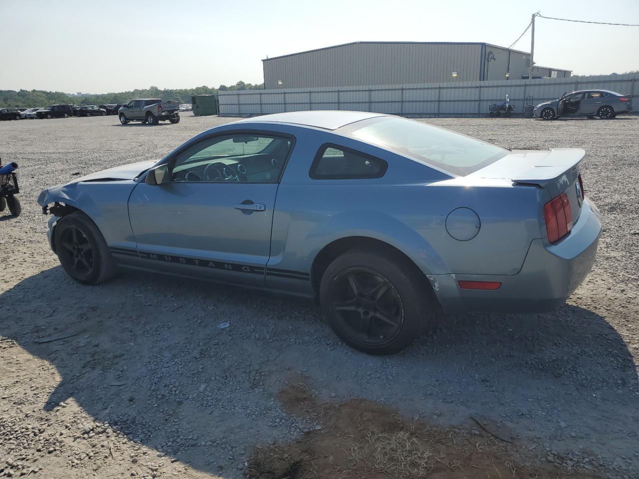 2007 Ford Mustang - Image 2