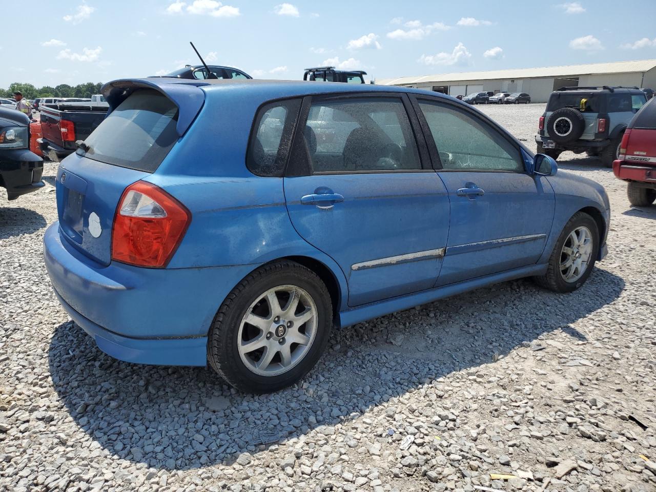2005 Kia Spectra5 - Фото 3
