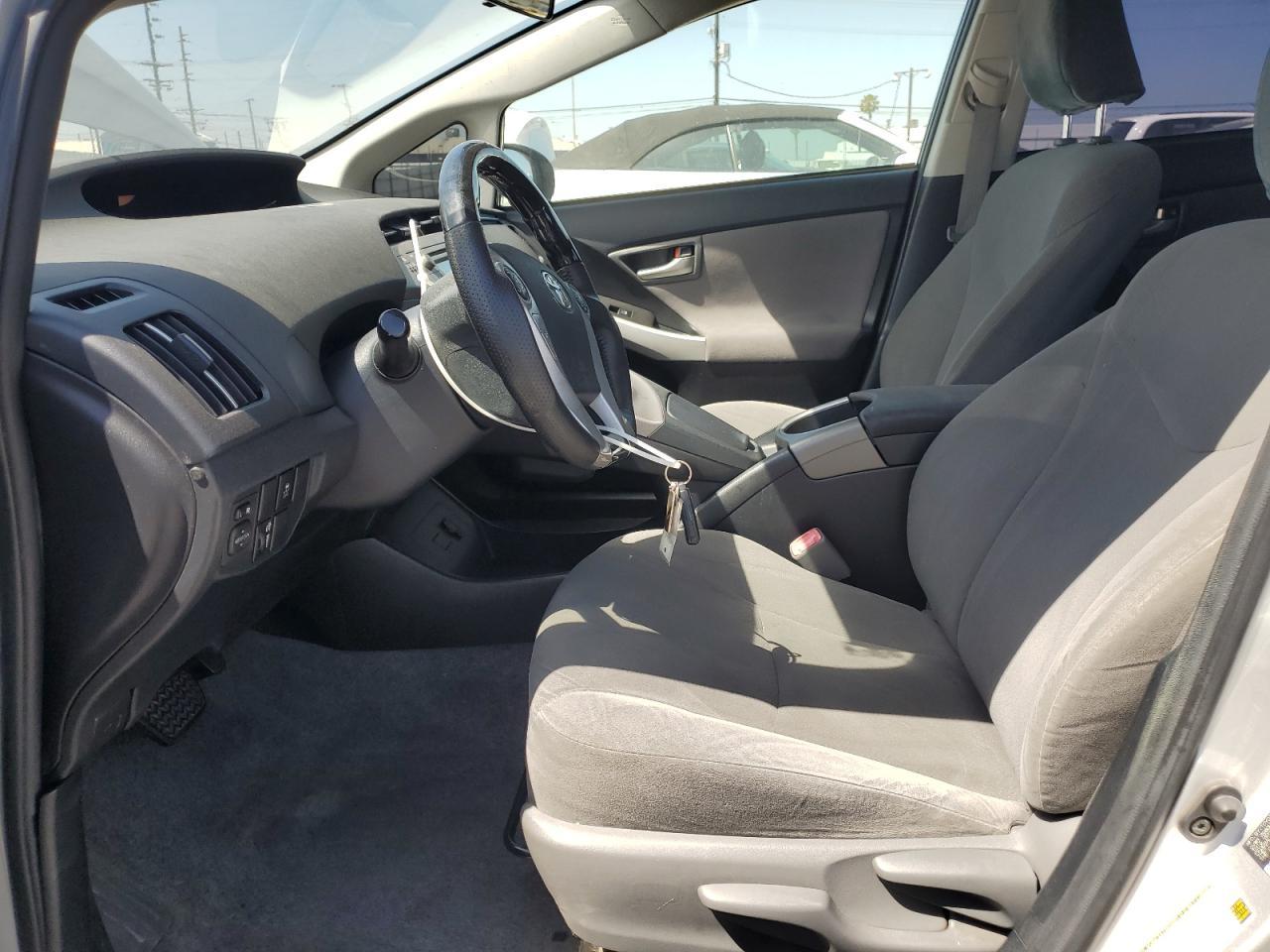 2013 Toyota Prius - Image 7
