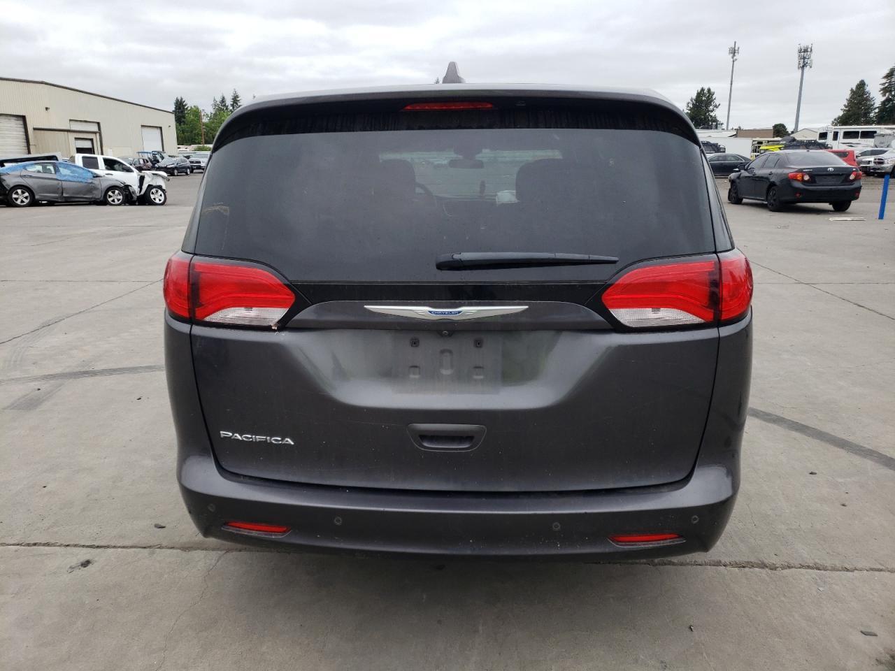 2018 Chrysler Pacifica Touring - Фото 6