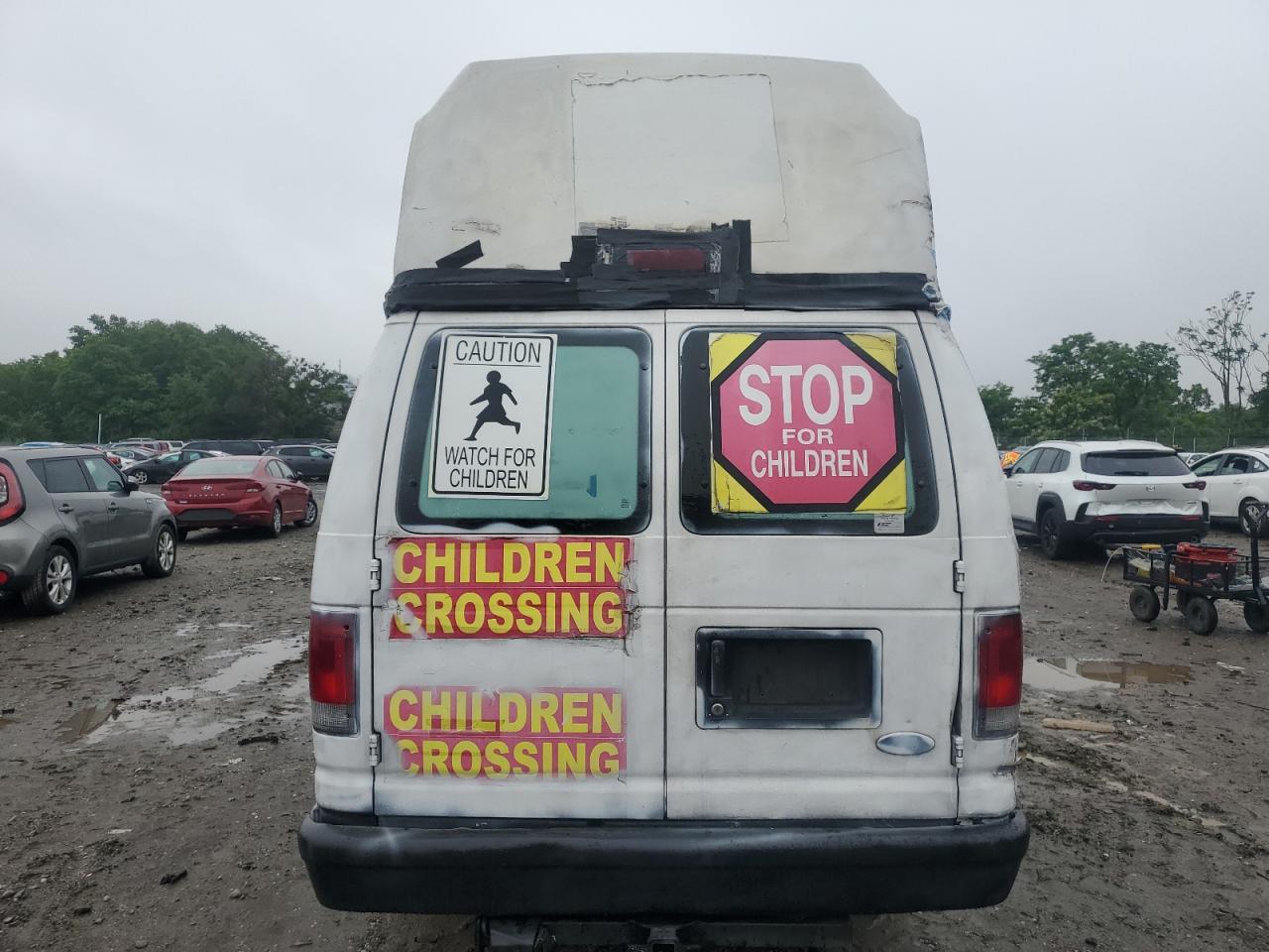 2005 Ford Econoline E350 Super Duty Van - Image 6