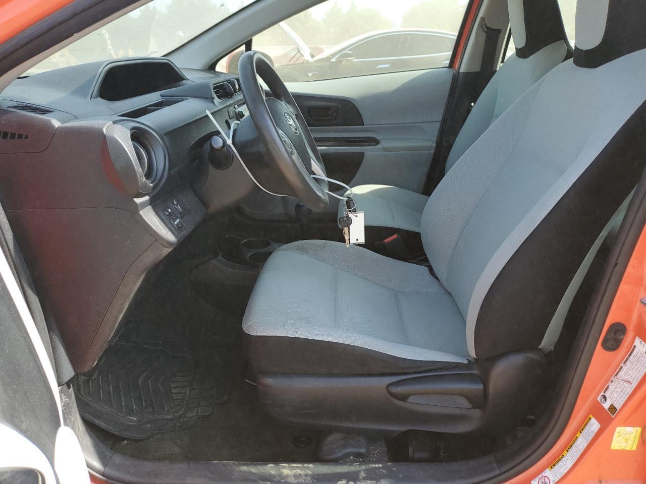 2014 Toyota Prius C - Фото 7