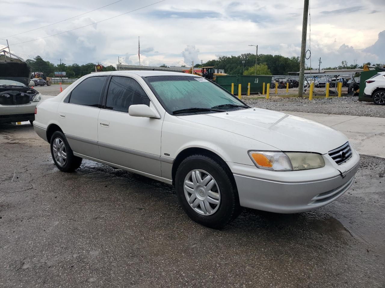 2001 Toyota Camry Le - Image 4