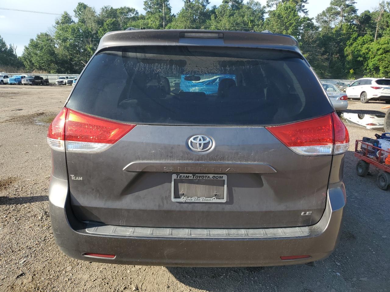 2013 Toyota Sienna Le - Фото 6