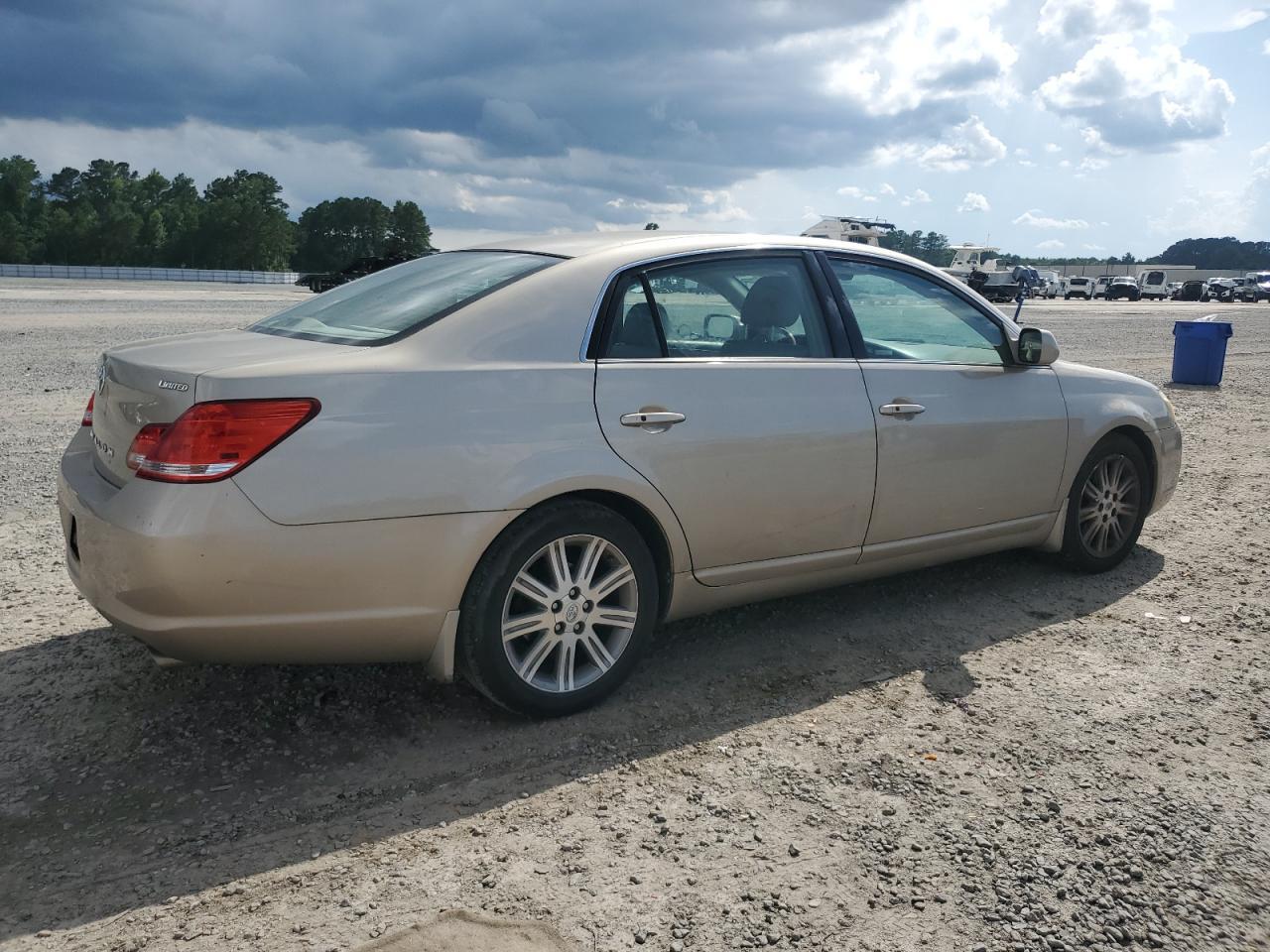 2006 Toyota Avalon Xl - Image 3
