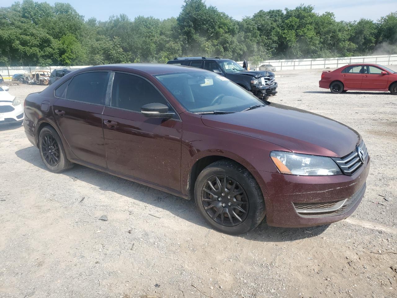 2014 Volkswagen Passat S - Фото 4