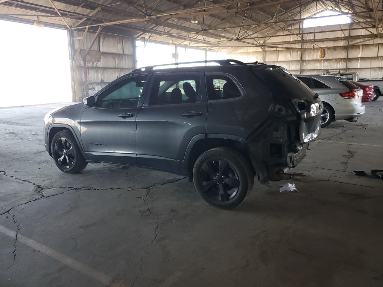 2017 Jeep Cherokee Sport - Фото 2