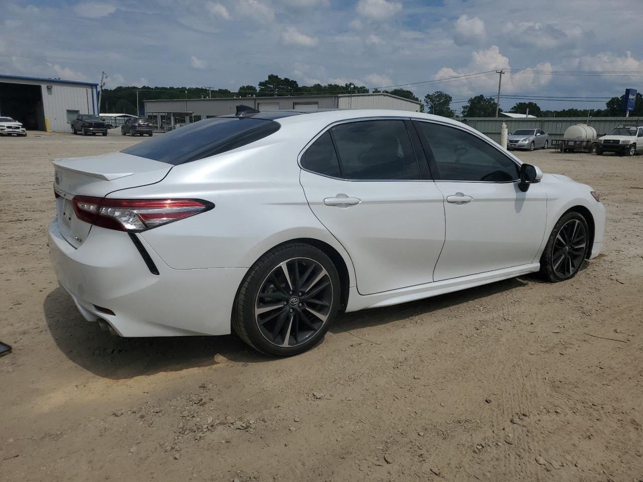 2019 Toyota Camry Xse - Фото 3