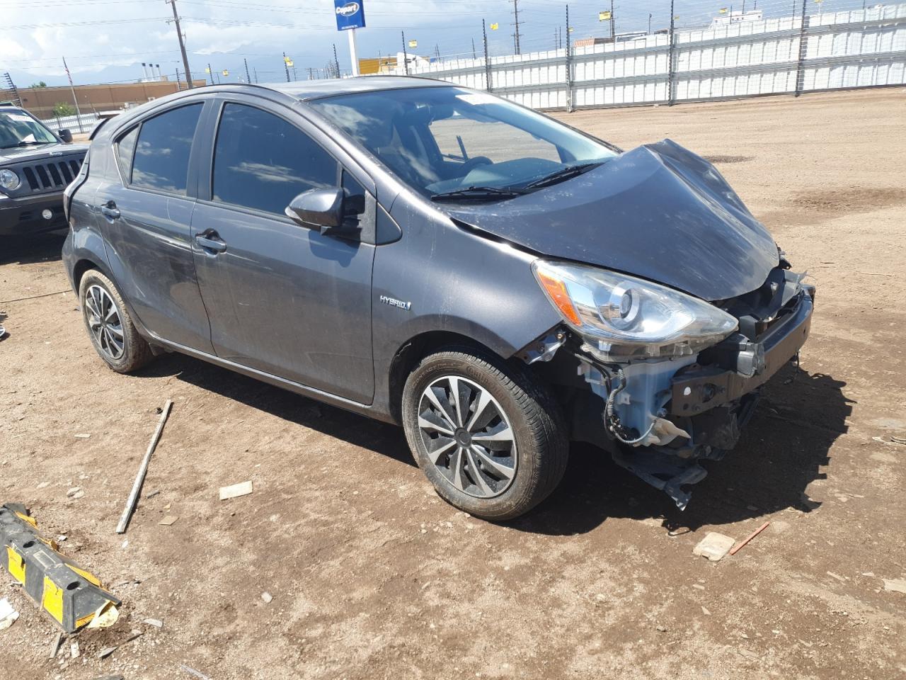 2015 Toyota Prius C - Image 4