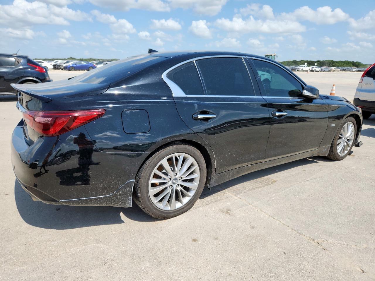 2018 Infiniti Q50 Luxe - Image 3